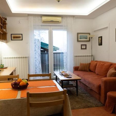 Apartment Akacija Gardens Belgrado Buitenkant foto