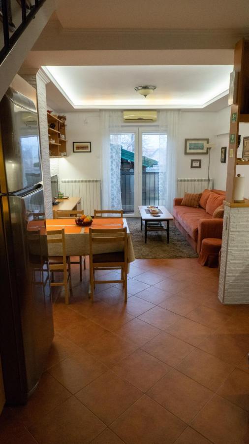 Apartment Akacija Gardens Belgrado Buitenkant foto