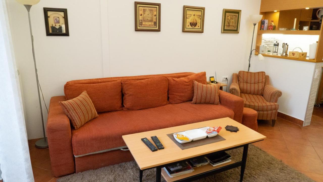 Apartment Akacija Gardens Belgrado Buitenkant foto