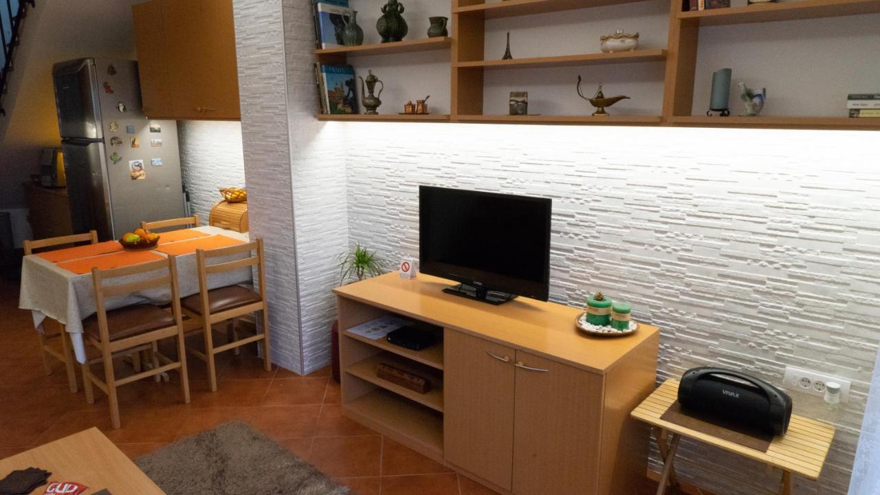 Apartment Akacija Gardens Belgrado Buitenkant foto