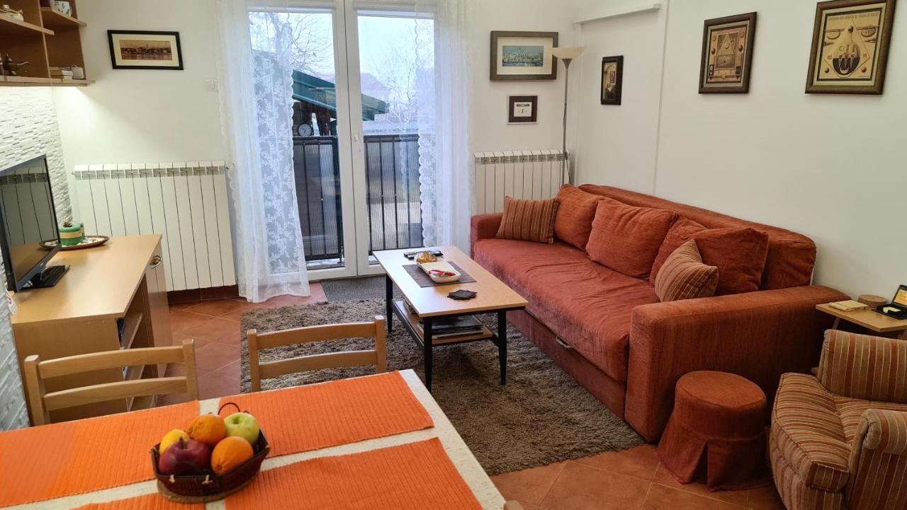 Apartment Akacija Gardens Belgrado Buitenkant foto