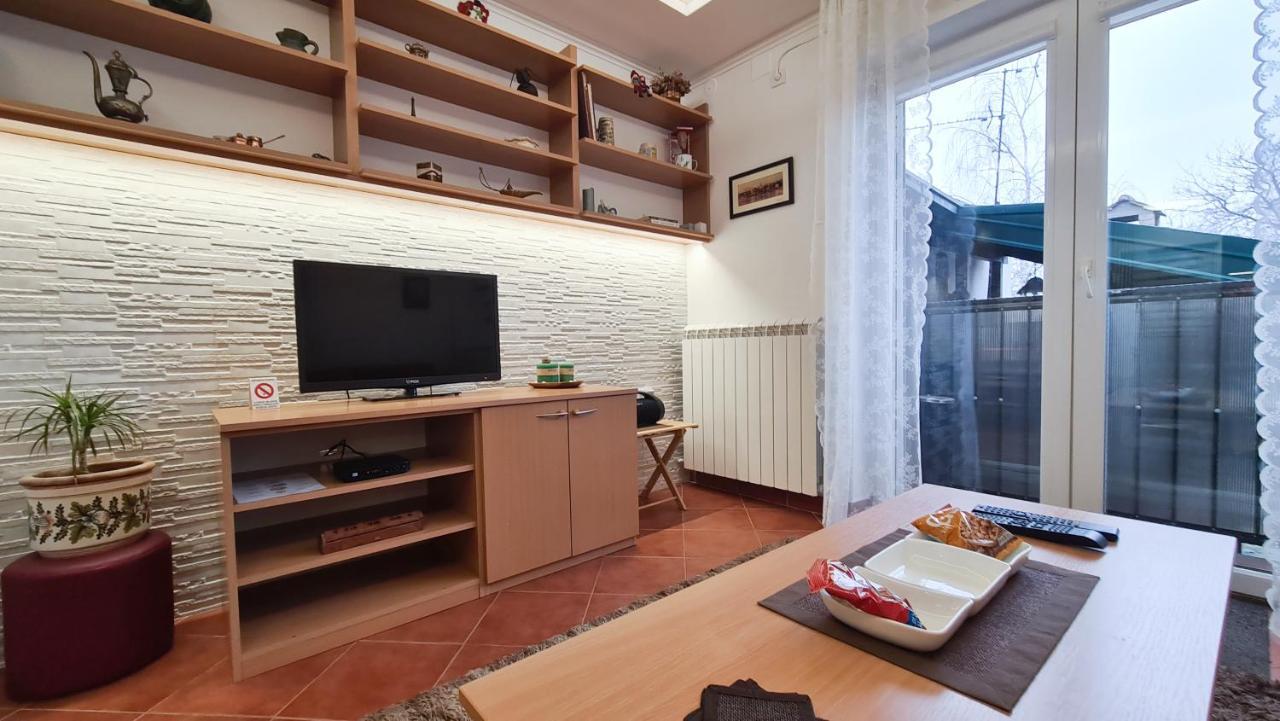 Apartment Akacija Gardens Belgrado Buitenkant foto