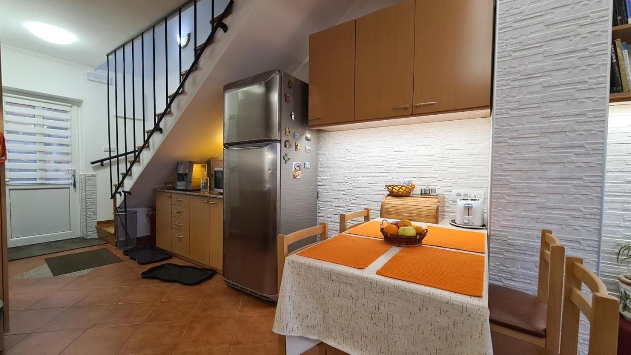 Apartment Akacija Gardens Belgrado Buitenkant foto