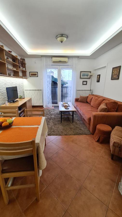 Apartment Akacija Gardens Belgrado Buitenkant foto