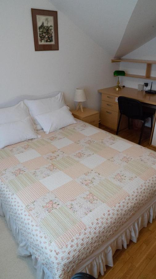 Apartment Akacija Gardens Belgrado Buitenkant foto