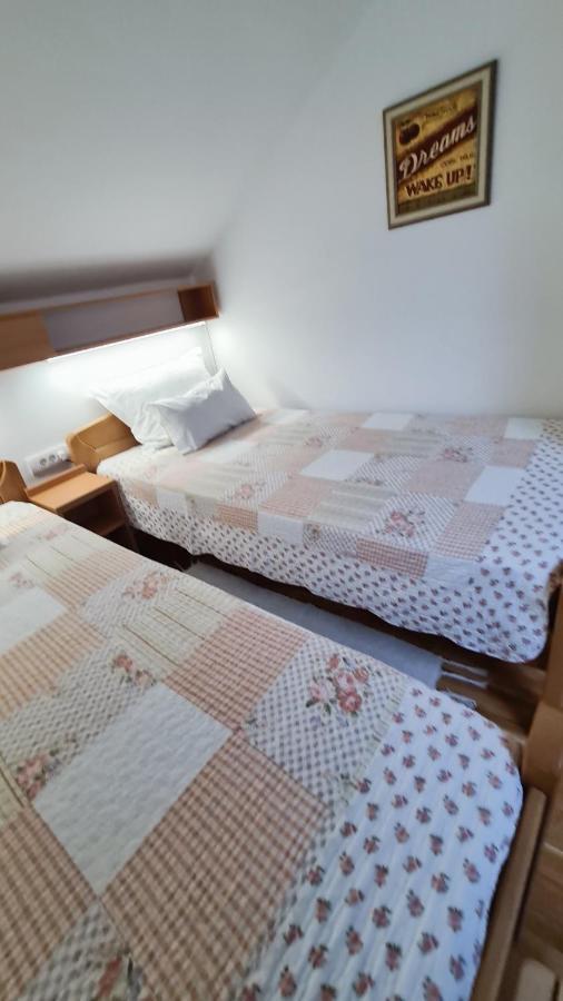 Apartment Akacija Gardens Belgrado Buitenkant foto