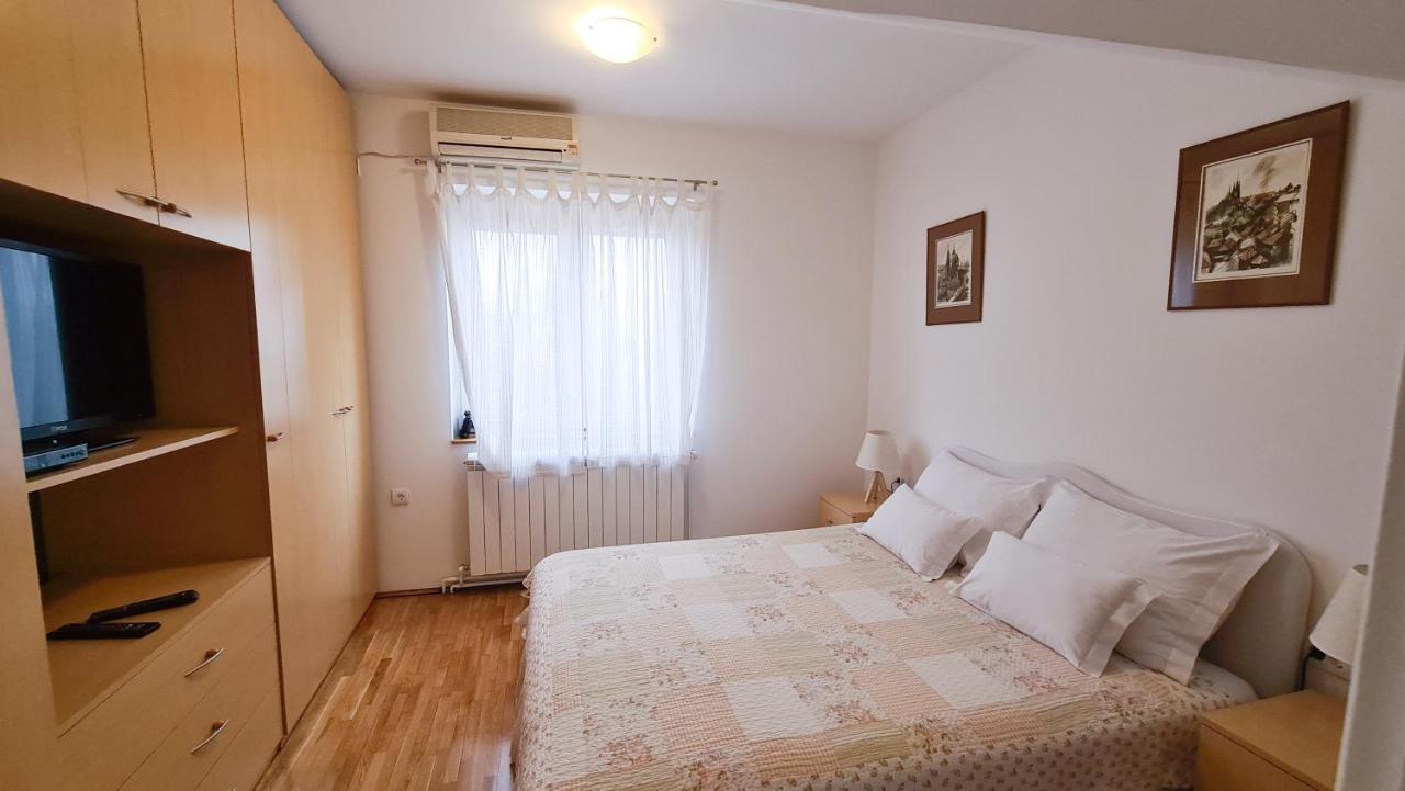 Apartment Akacija Gardens Belgrado Buitenkant foto